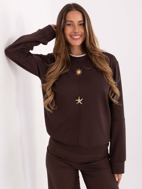 Brązowa bluzka z ozdobnymi detalami