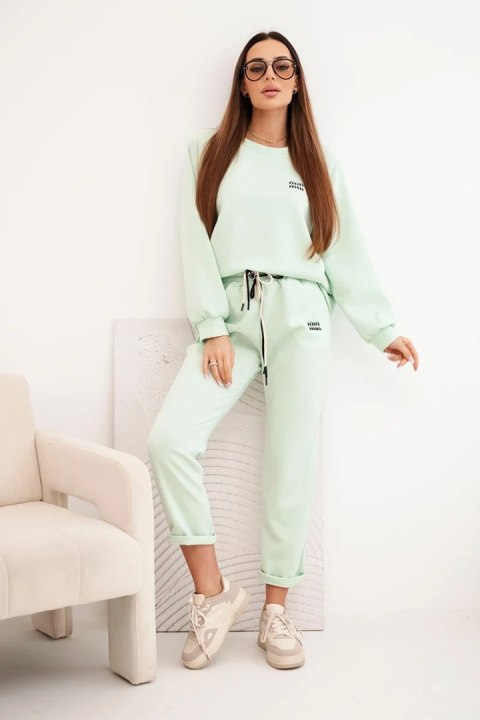 Komplet damski masełkowy z wiskozy z bluzą i spodniami miętowy