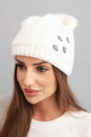 Czapka damska zimowa wełniana z ozdobnymi aplikacjami K468 ecru