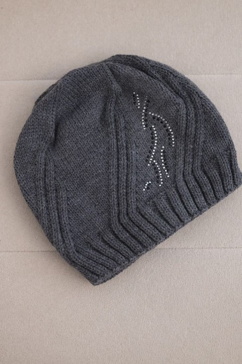 Czapka damska wełniana zimowa z geometrycznym wzorem i delikatnym połyskiem K401 ciemno szara