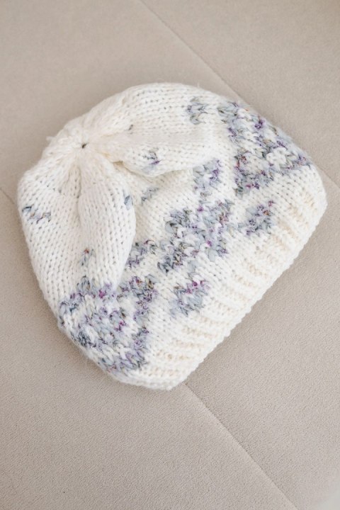 Czapka damska zimowa z norweskim wzorem i grubym splotem K351 biały+ciemny szary