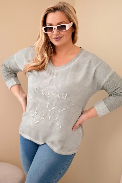 Bluzka damska Plus Size przecierana z napisem i perełkami khaki