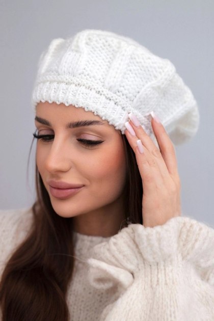Czapka damska wełniana zimowa beret K414 ecru