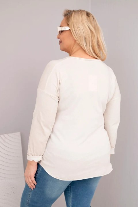 Bluzka damska Plus Size przecierana z dekoltem V i dłuższym tyłem beżowa