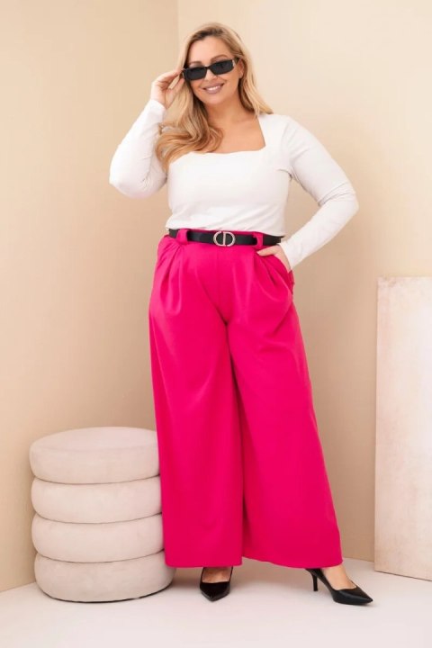 Eleganckie spodnie damskie Plus Size z wiskozy z szeroką nogawką i modelującym paskiem – fuksja