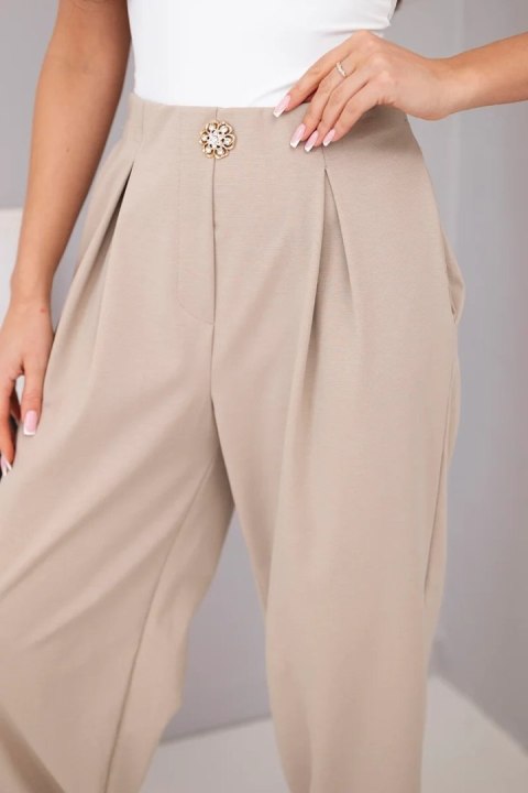Spodnie damskie bawełniane z wysokim stanem i ozdobnym guzikiem ciemno beżowe