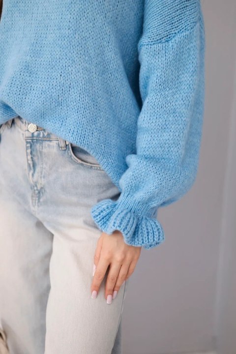 Sweter damski z dodatkiem moheru i wełny o luźnym fasonie niebieski