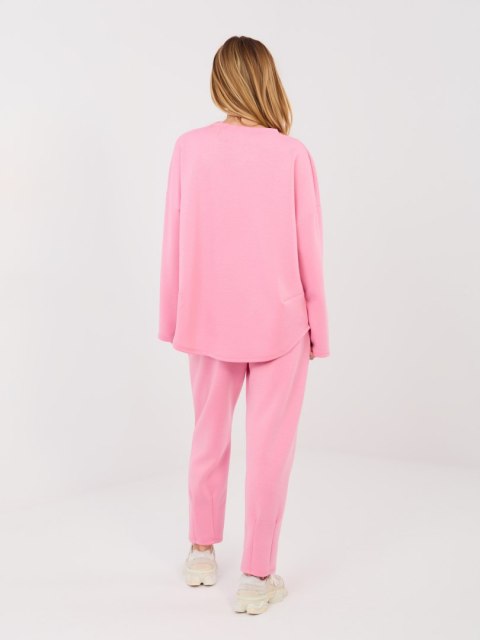 Damski dres masełko z ozdobnymi naszywkami różowy