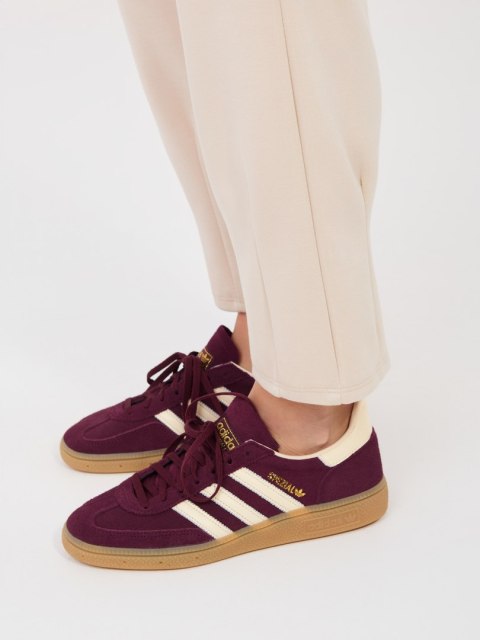 Komplet damski z naszywkami masełko beżowy