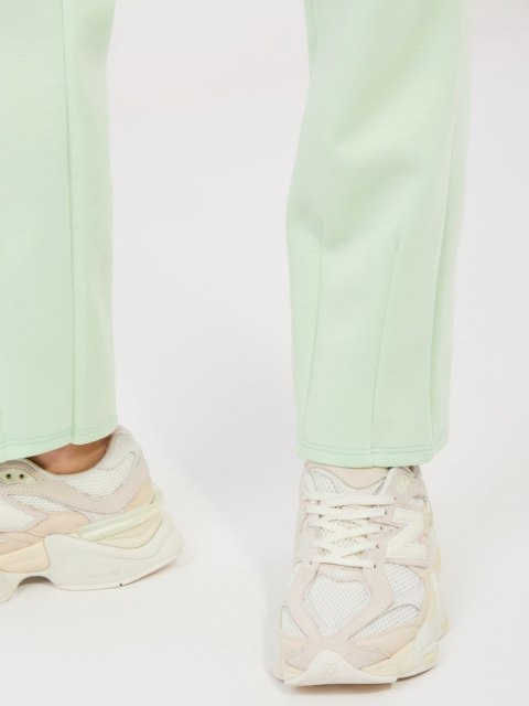 Komplet damski z naszywkami masełko miętowy