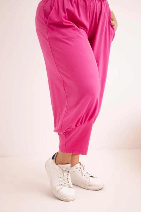 Spodnie damskie Plus Size z obniżonym krokiem i gumką w pasie różowe