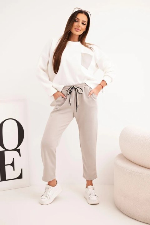 Ciemnobeżowy komplet damski masełkowy z kontrastową kieszonką