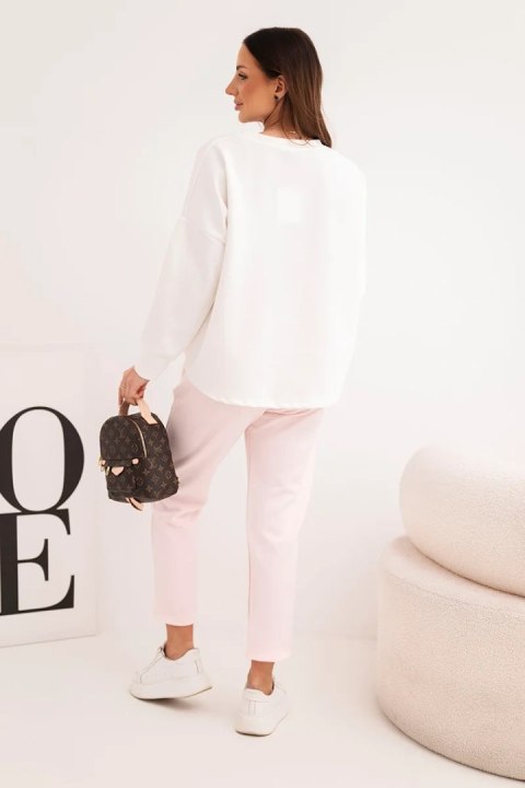 Komplet damski masełkowy z kontrastową kieszonką pudrowy róż