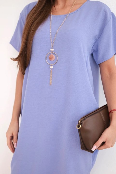 Sukienka z kieszeniami i wisiorkiem fioletowa