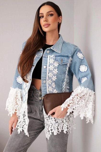Kurtka jeansowa damska bawełniana z kwiatową koronką i frędzlami jasno jeansowa