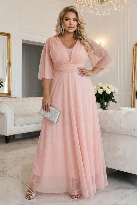 654-4 Długa połyskująca sukienka plus size z dekoltem i transparentnym rękawkiem - brzoskwiniowa