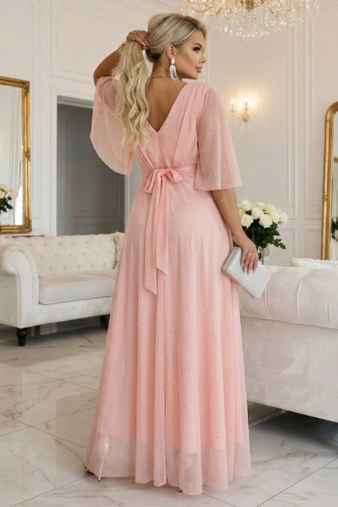 654-4 Długa połyskująca sukienka plus size z dekoltem i transparentnym rękawkiem - brzoskwiniowa