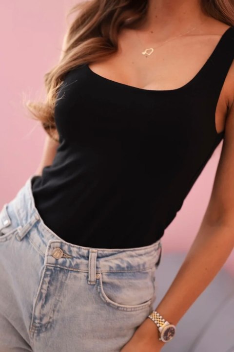 Czarna bluzka damska na ramiączkach z dekoltem