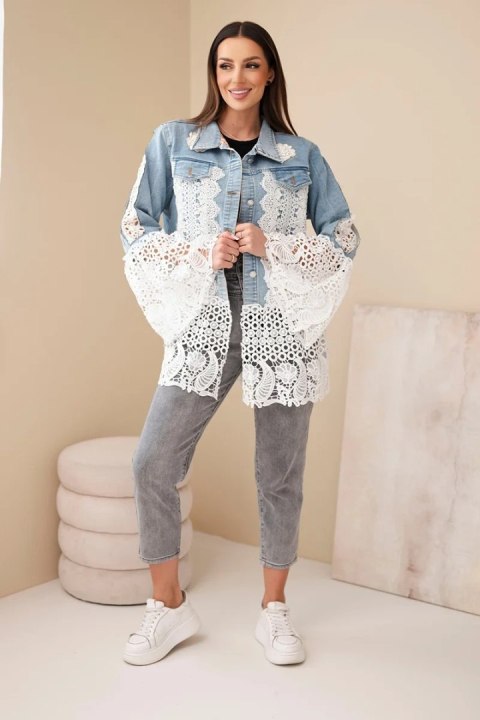 Jasnojeansowa kurtka damska z kwiatową koronką