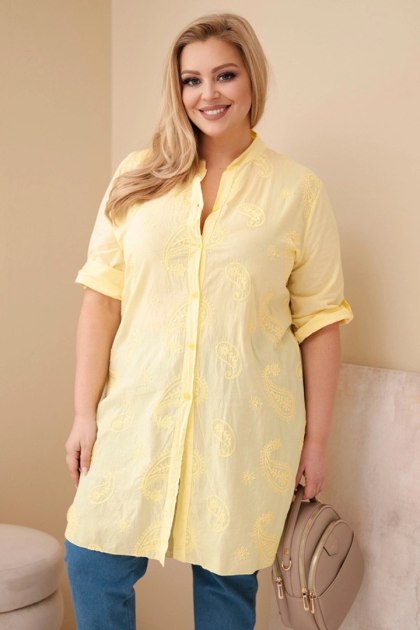 Sukienka damska Plus Size z haftem i podwijanym rękawem żółta