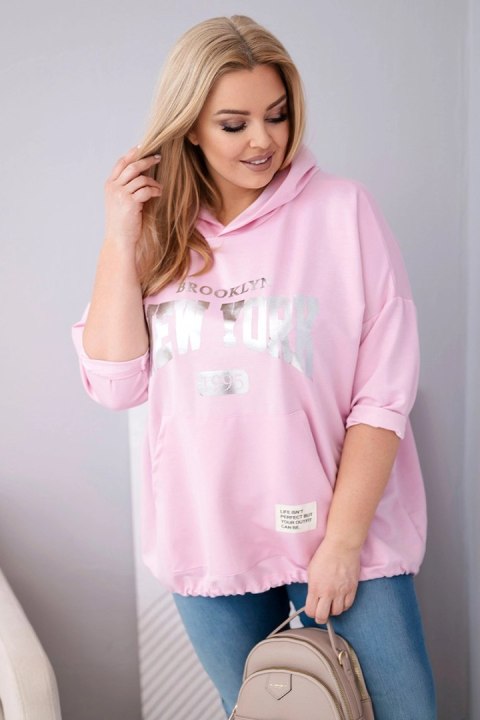 Bluza damska Plus Size wiskozowa z kapturem i kieszenią kangurką jasno różowa