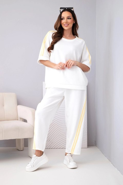 Biały komplet damski masełkowy z wiskozy z lampasami