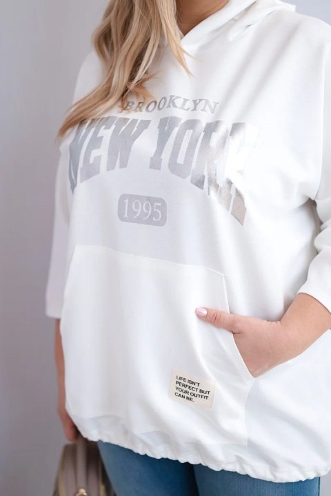 Bluza damska Plus Size wiskozowa z kapturem i kieszenią kangurką biała