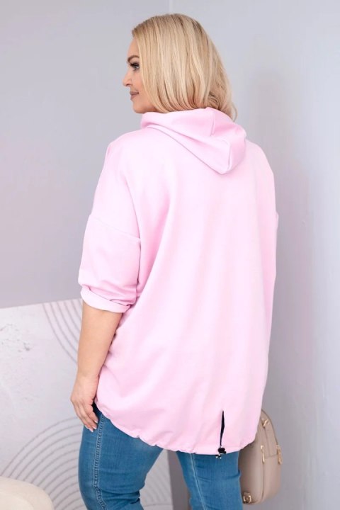 Bluza damska Plus Size wiskozowa z kapturem i kieszenią kangurką jasno różowa