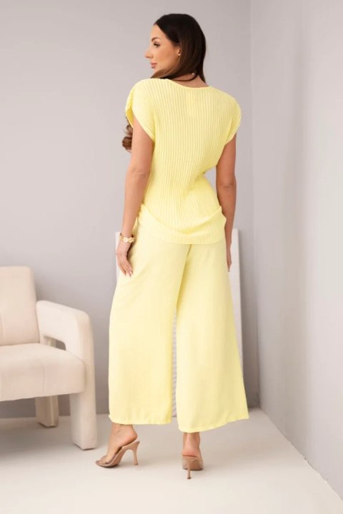 Komplet z wiskozy bluzka plisowana + spodnie żółty
