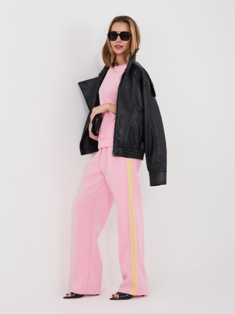 Komplet damski masełko z rękawem 3/4 i joggerami IT-KMPL-22215.77