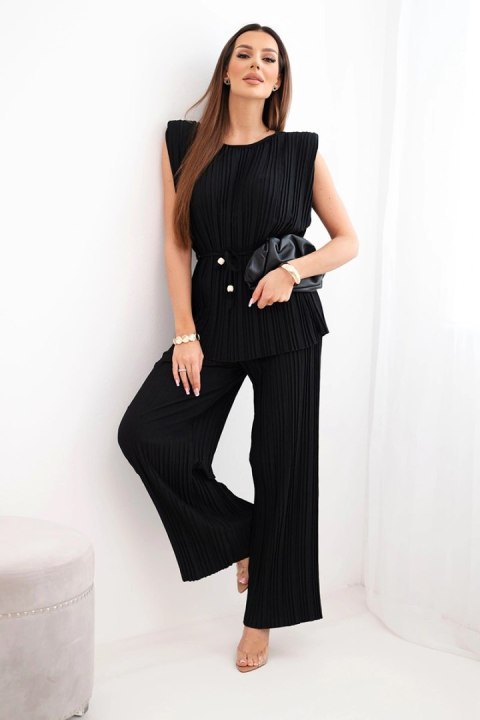 Czarny komplet wiskozowy plisowany z wiązaną bluzką i szerokimi spodniami