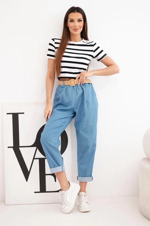 Spodnie damskie z podwijaną nogawką i paskiem jasno jeansowe