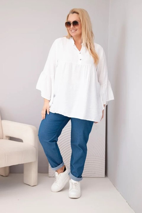 Biała bluzka wiskozowa Plus Size z falbaniastym rękawem