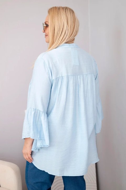 Bluzka damska wiskozowa Plus Size z falbaniastym rękawem i dekoltem V niebieska