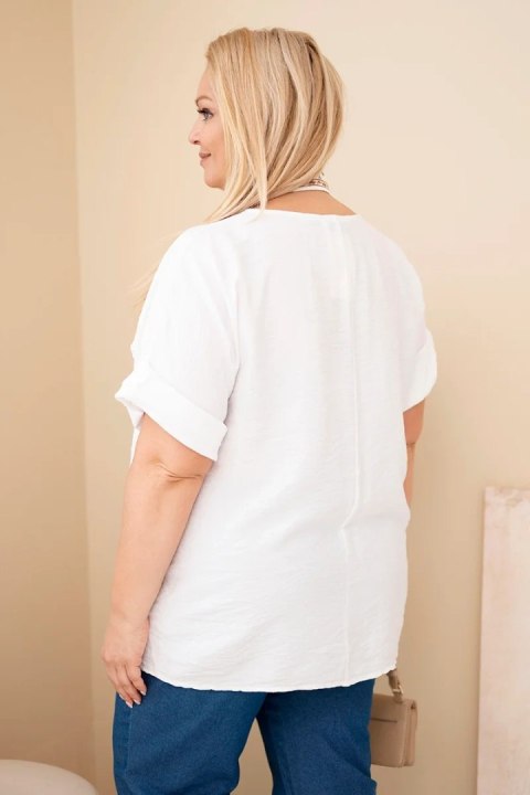 Bluzka damska wiskozowa Plus Size z krótkim rękawem i ozdobną apaszką biała