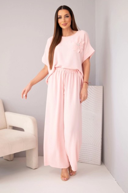 Komplet damski z wiskozy z ozdobnym kwiatem i szerokimi spodniami pudrowy róż