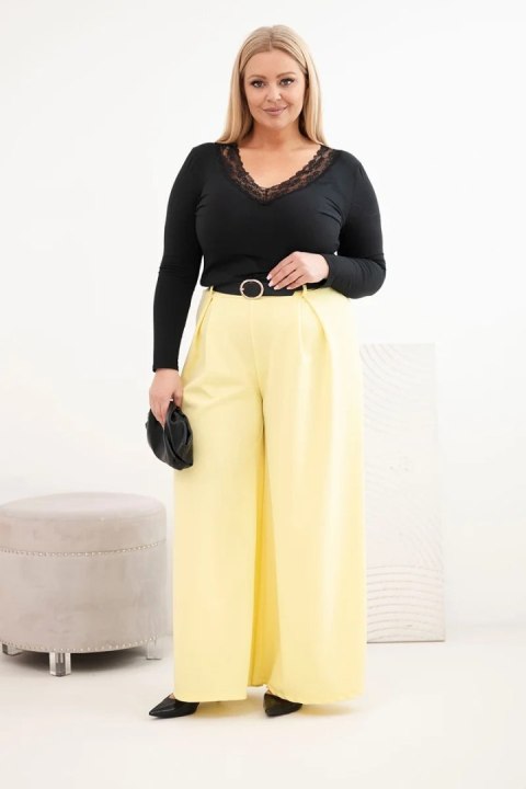 Spodnie damskie Plus Size z szeroką nogawką i paskiem żółte