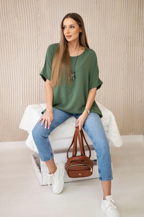 Bluzka oversize z wisiorkiem jasny khaki