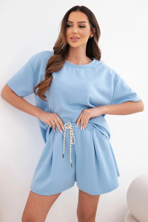 Niebieski komplet damski wiskozowy masełko – T-shirt i szorty z wysokim stanem