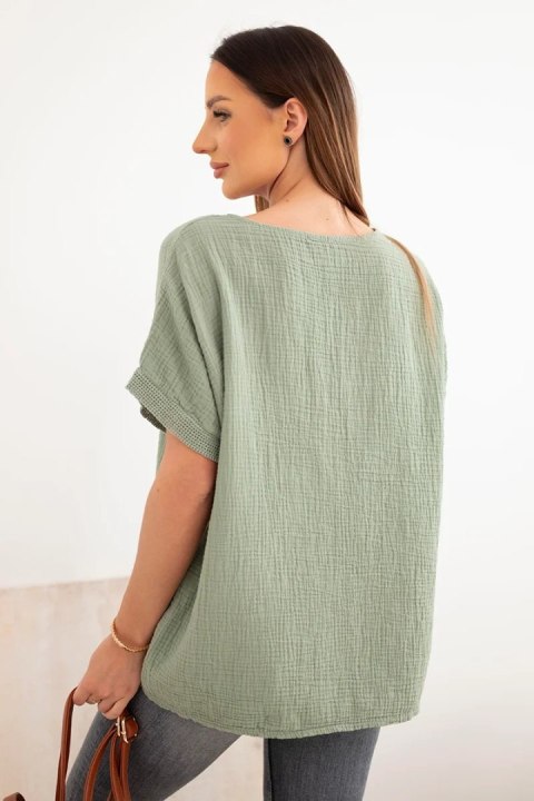 Bluzka damska bawełniana muślinowa oversize z dekoltem V i koronką khaki