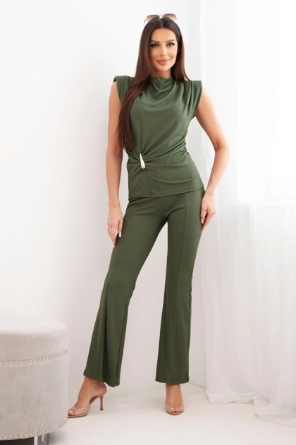 Komplet damski z marszczeniem bluzki i szerokimi spodniami khaki
