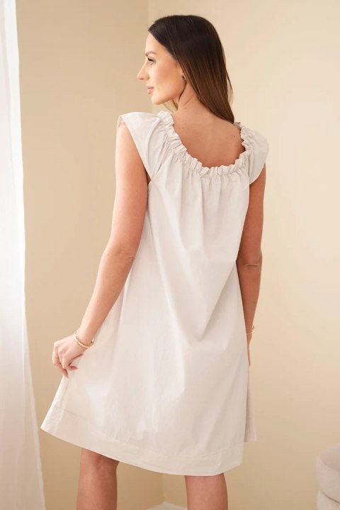 Sukienka damska bawełniana z marszczonym dekoltem i falbanką beżowa