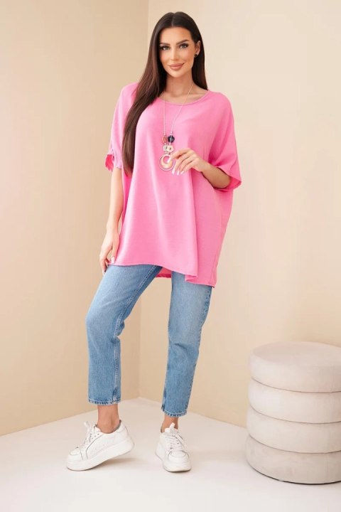 Bluzka oversize z wisiorkiem różowa