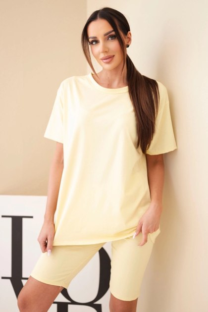 Komplet damski bawełniany z krótkim rękawem i dopasowanymi spodenkami żółty