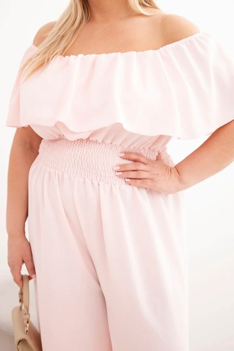 Kombinezon damski wiskozowy Plus Size hiszpanka z falbaną i szeroką nogawką pudrowy róż