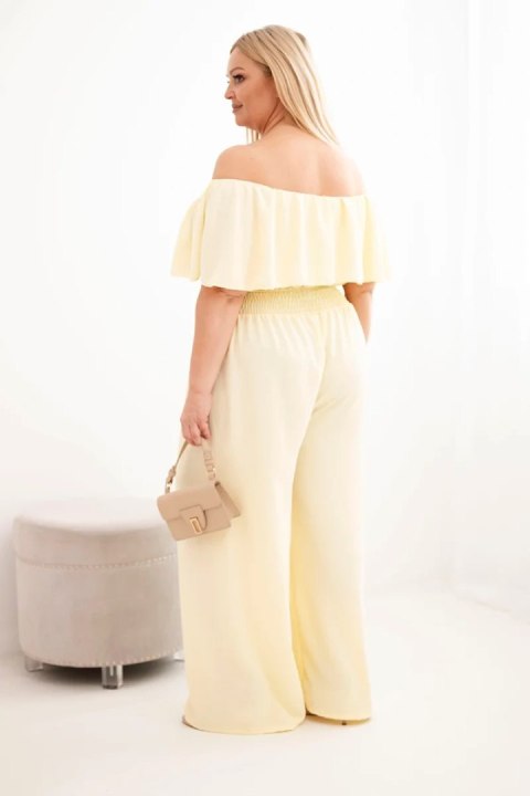 Kombinezon damski wiskozowy Plus Size hiszpanka z falbaną i szeroką nogawką żółty