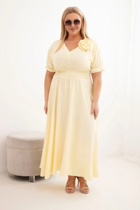 Sukienka damska wiskozowa Plus Size z dekoltem V i marszczoną talią żółta