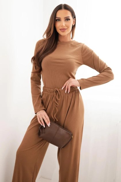 Komplet damski wiskozowy z bluzką i szerokimi spodniami camelowy