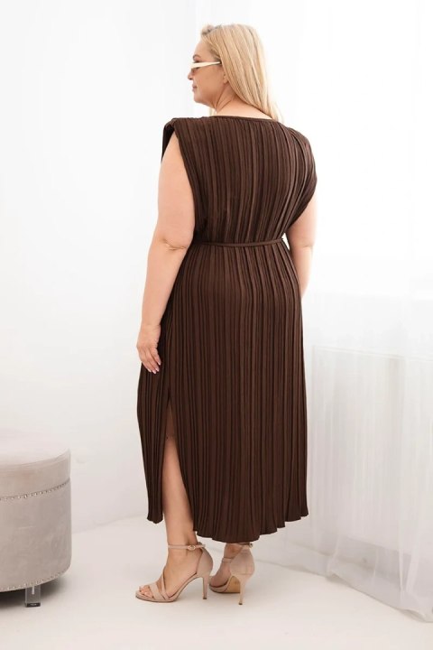 Sukienka damska Plus Size wiskozowa plisowana z wiązaniem brązowa