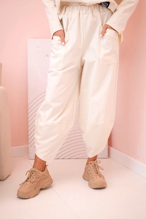 Jasnobeżowy komplet damski z dzianiny New Punto